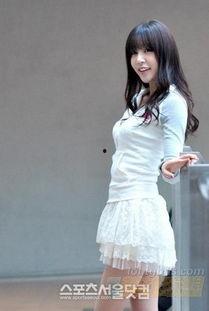 娱乐吃瓜酱女大学生,揭秘女大学生吃瓜酱背后的故事